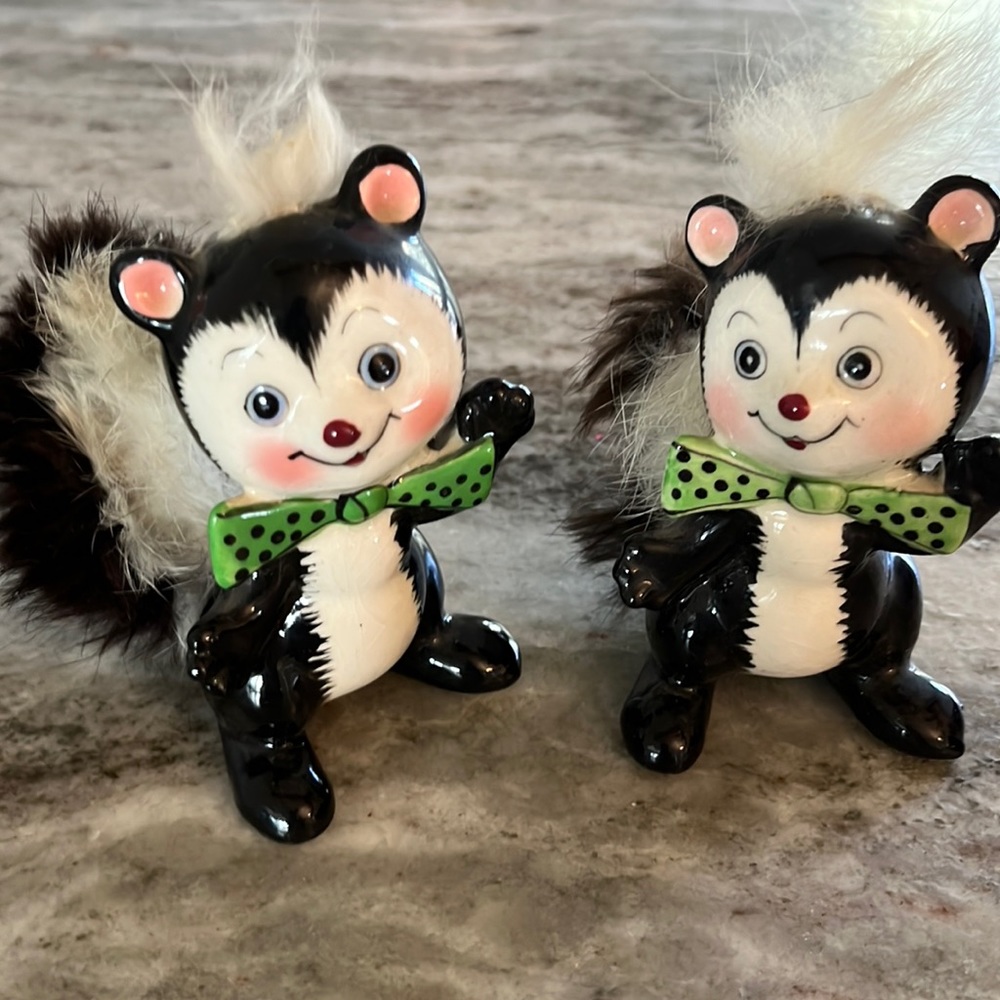 Very sweet skunk knickknacks